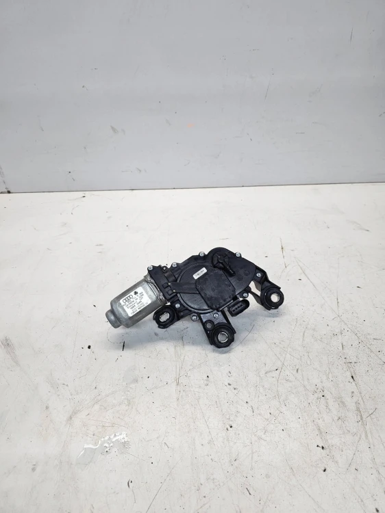 SILNICZEK WYCIERACZEK TYŁ AUDI Q3 8U A1 8X 8U0955711A