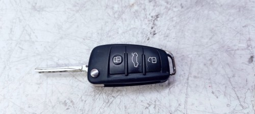 KLUCZYK PILOT SCYZORYK AUDI A1 8X Q3 8X0837220D *1