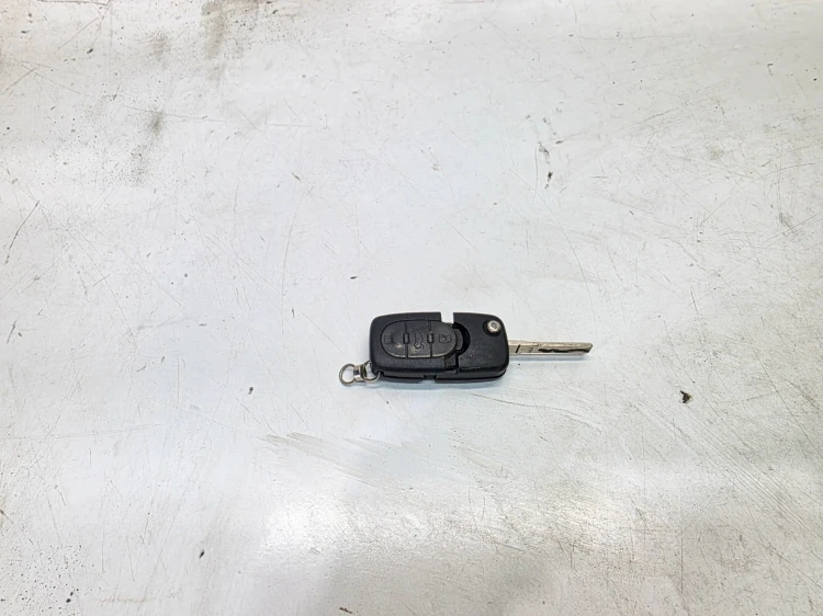 KLUCZYK PILOT SCYZORYK AUDI A3 A4 A6 4D0837231N 433.92 MHz