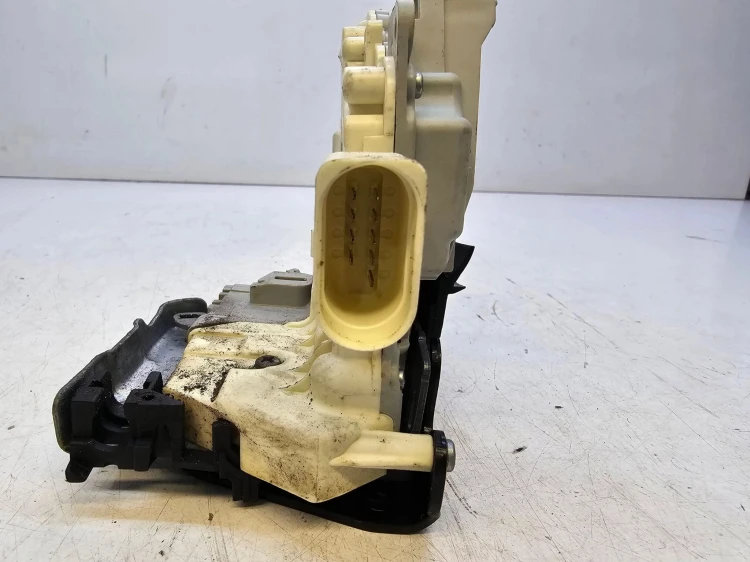 ZAMEK DRZWI PRAWY TYŁ AUDI A4 B9 A5 A6 4G0839016B 9-PIN