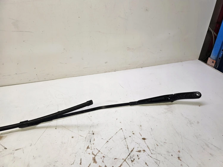 RAMIĘ WYCIERACZKI PRAWE AUDI A6 C7 A7 4G1955408D