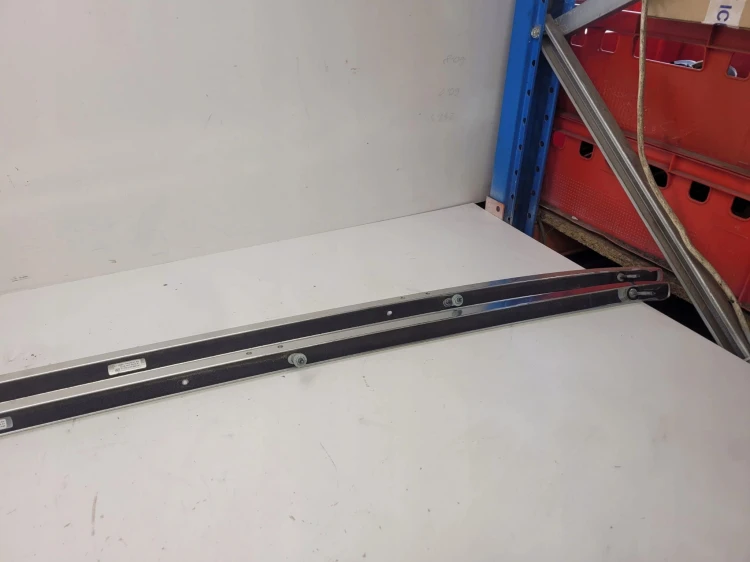 RELING DACHOWY CHROM KOMPLET AUDI A6 C6 4F9860022E