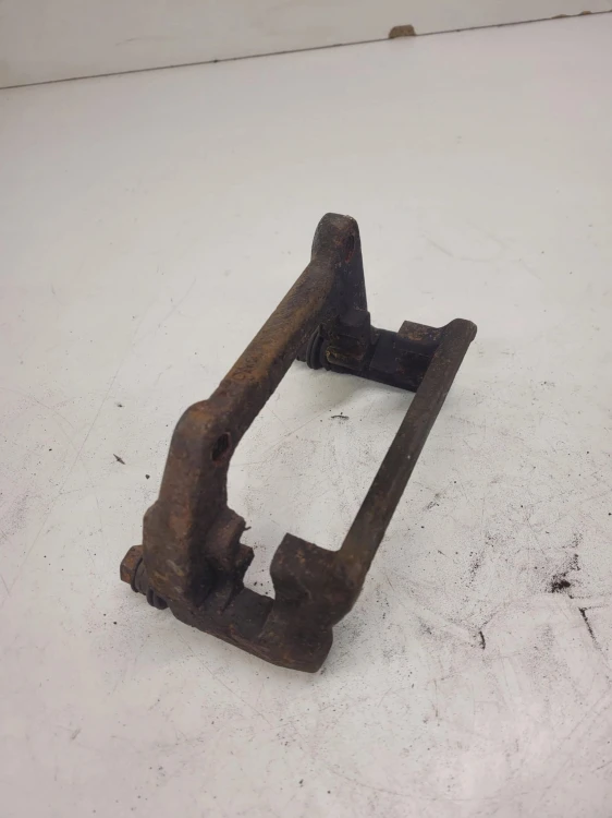 JARZMO ZACISKU TYŁ AUDI VW SEAT SKODA 6449/B