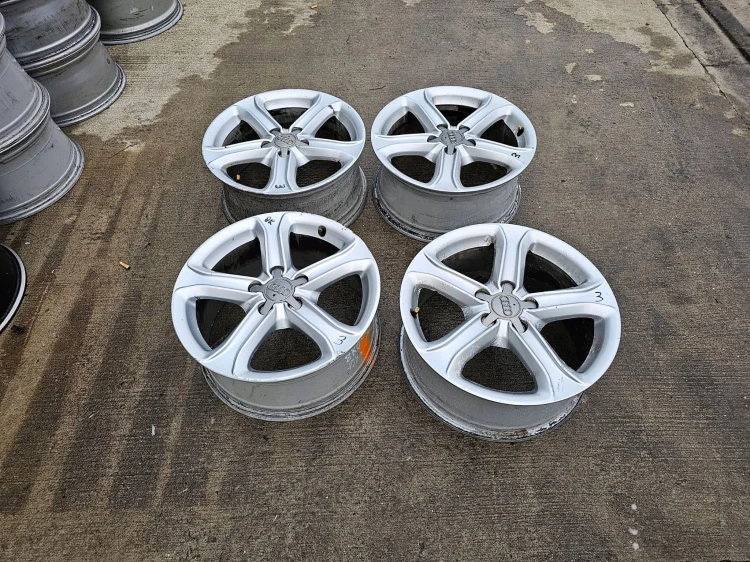 FELGA FELGI AUDI A4 A5 A6 7.5J R17 ET45 8K0601025BK