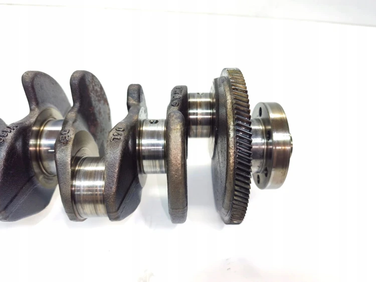 WAŁ KORBOWY AUDI A4 B9 A5 8W Q5 2.0 TDI DEU DEUA 04L 04LC *53* ZATARTY
