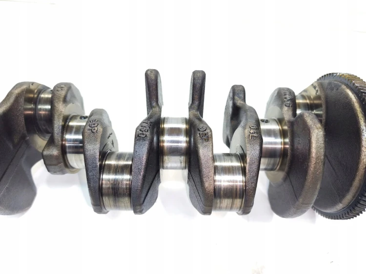 WAŁ KORBOWY AUDI A4 B9 A5 8W Q5 2.0 TDI DEU DEUA 04L 04LC *53* ZATARTY