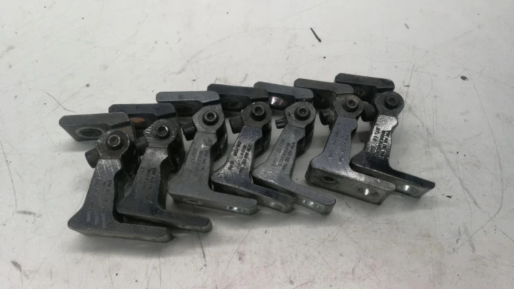 ZAWIAS DRZWI PRAWY AUDI A4 B8 A5 8T Q5 8K0831402E