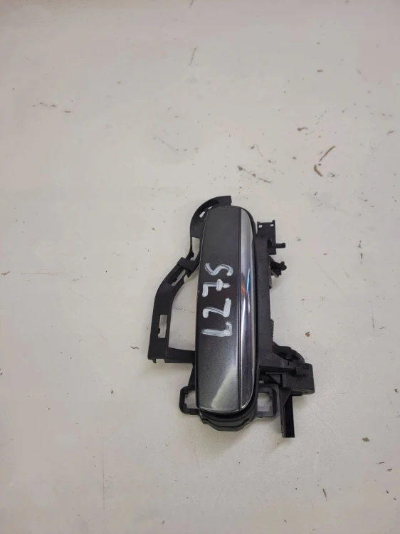 KLAMKA ZEWNĘTRZNA LEWA AUDI A6 A3 4F0837885 LZ7S