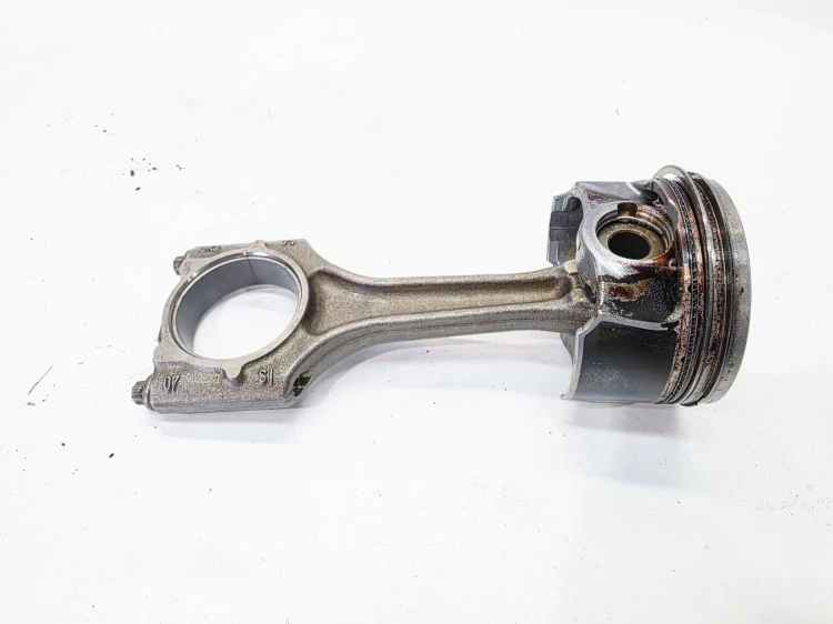TŁOK + KORBOWÓD AUDI A4 B9 A5 8W Q5 2.0 TFSI 06LL 06HCA 82.420