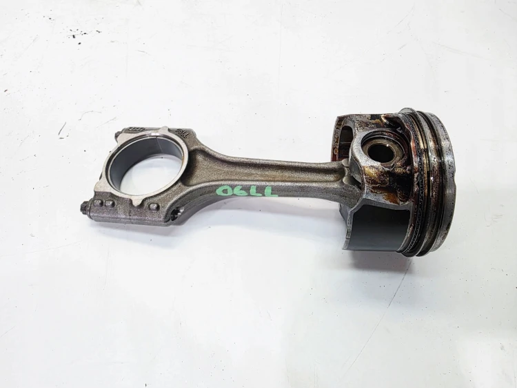 TŁOK + KORBOWÓD AUDI A4 B9 A5 8W Q5 2.0 TFSI 06LL 06HCA 82.420