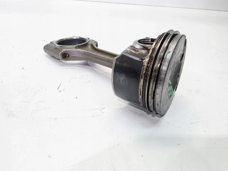 TŁOK + KORBOWÓD AUDI A4 B9 A5 8W Q5 2.0 TFSI 06LL 06HCA 82.420