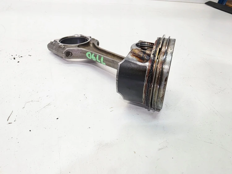 TŁOK + KORBOWÓD AUDI A4 B9 A5 8W Q5 2.0 TFSI 06LL 06HCA 82.420