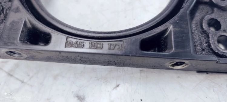 OBUDOWA USZCZELNIACZ WAŁU AUDI 1.9 2.0 045103173