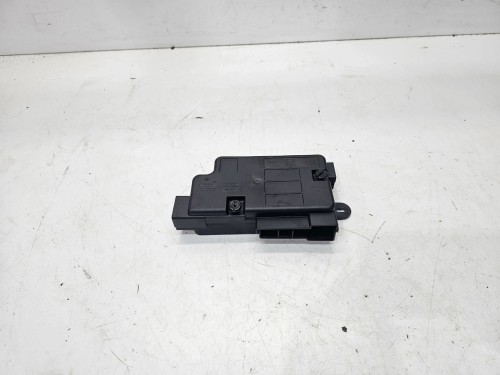 ROZDZIELACZ PRĄDU KLEMA PLUSOWA AUDI A3 8P R32 1K0937548A