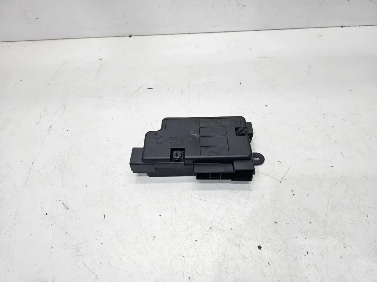 ROZDZIELACZ PRĄDU KLEMA PLUSOWA AUDI A3 8P R32 1K0937548A