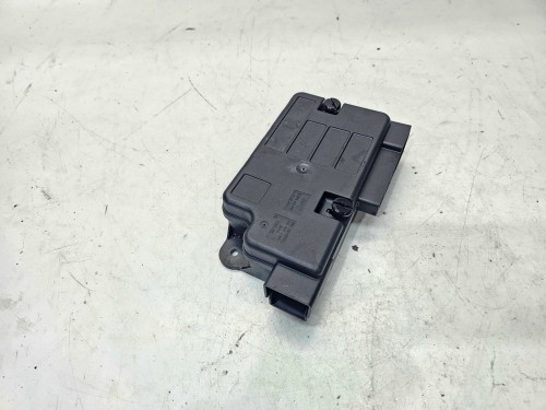 ROZDZIELACZ PRĄDU KLEMA PLUSOWA AUDI A3 8P R32 1K0937548A