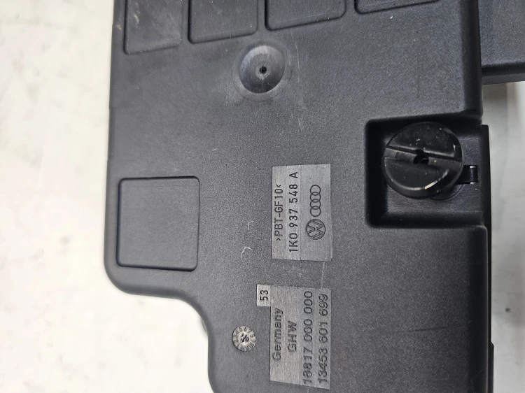 ROZDZIELACZ PRĄDU KLEMA PLUSOWA AUDI A3 8P R32 1K0937548A