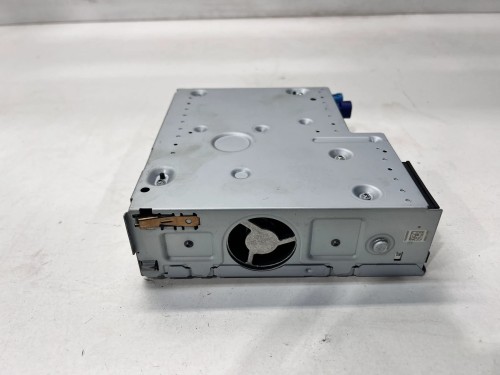 RADIO CZYTNIK MULTIMEDIÓW AUDI A3 8Y 8Y0035042D 8Y0035043C