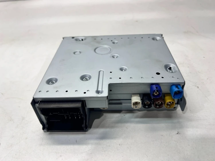 RADIO CZYTNIK MULTIMEDIÓW AUDI A3 8Y 8Y0035042D 8Y0035043C