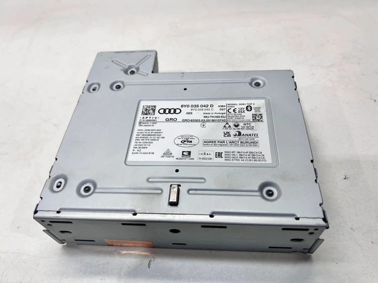 RADIO CZYTNIK MULTIMEDIÓW AUDI A3 8Y 8Y0035042D 8Y0035043C