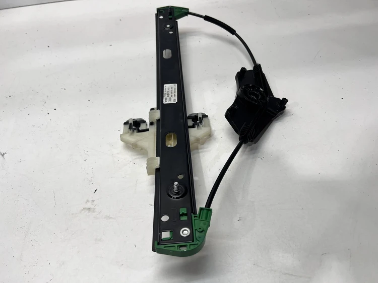 MECHANIZM PODNOSZENIA SZYBY LEWY TYŁ AUDI A3 8Y 8Y0839461