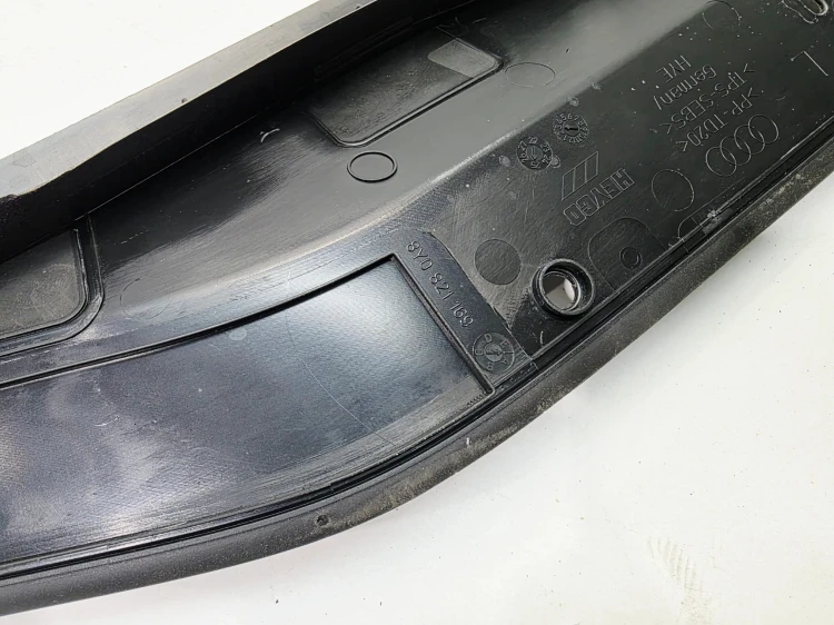 WYGŁUSZENIE BŁOTNIKA LEWE AUDI A3 8Y 8Y0821169