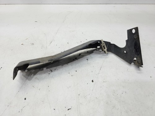 WSPORNIK MOCOWANIE BŁOTNIKA PRAWY PRZÓD AUDI A4 B8 8K0821136M