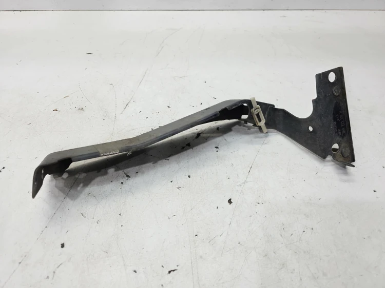 WSPORNIK MOCOWANIE BŁOTNIKA PRAWY PRZÓD AUDI A4 B8 8K0821136M