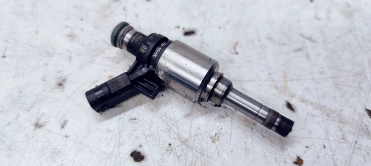 WTRYSK WTRYSKIWACZ AUDI A4 A5 2.0 TFSI 0261500162