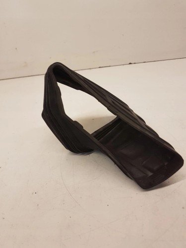WLOT DOLOT POWIETRZA AUDI A4 B8 1020448S01