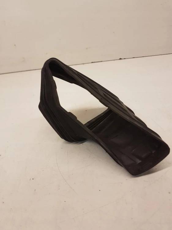 WLOT DOLOT POWIETRZA AUDI A4 B8 1020448S01