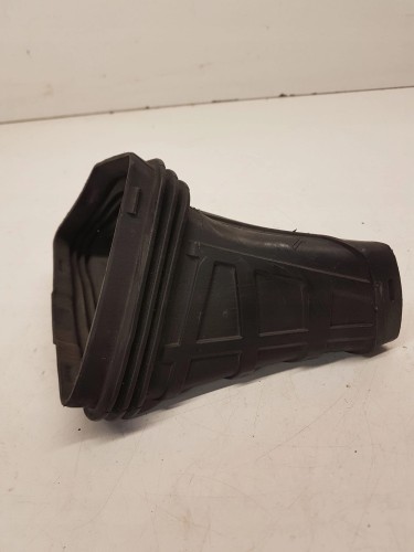 WLOT DOLOT POWIETRZA AUDI A4 B8 1020448S01