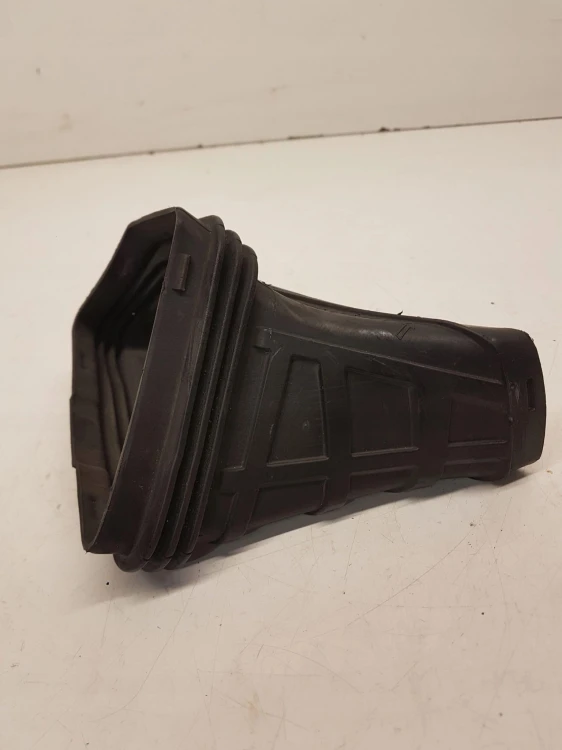WLOT DOLOT POWIETRZA AUDI A4 B8 1020448S01