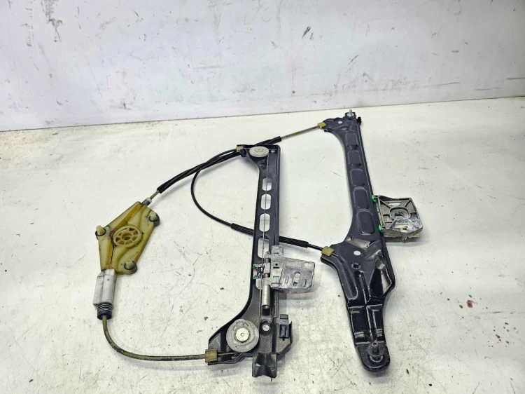 MECHANIZM SZYBY LINKI PRAWY PRZÓD AUDI TT 8J COUPE 8J0837462D