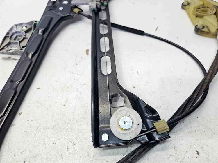 MECHANIZM SZYBY LINKI PRAWY PRZÓD AUDI TT 8J COUPE 8J0837462D