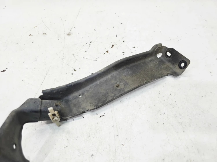 WSPORNIK MOCOWANIE BŁOTNIKA PRAWY PRZÓD AUDI A4 B8 8K0821136M