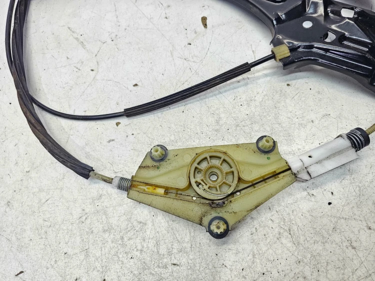 MECHANIZM SZYBY LINKI PRAWY PRZÓD AUDI TT 8J COUPE 8J0837462D