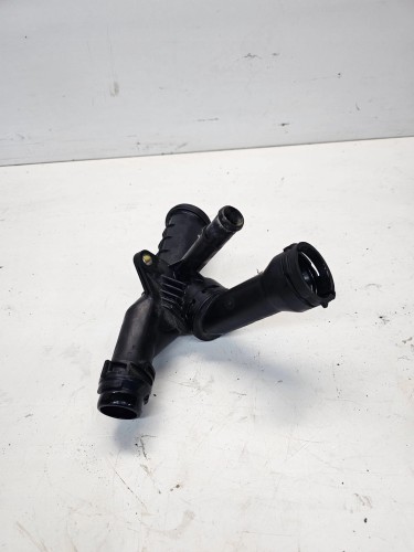 KRÓCIEC WODY AUDI A4 B9 A5 8W0122293AE 04L121026R **2**