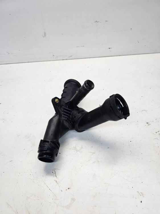 KRÓCIEC WODY AUDI A4 B9 A5 8W0122293AE 04L121026R **2**