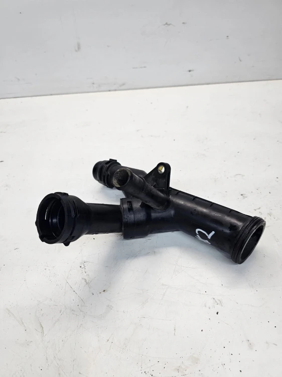 KRÓCIEC WODY AUDI A4 B9 A5 8W0122293AE 04L121026R **2**