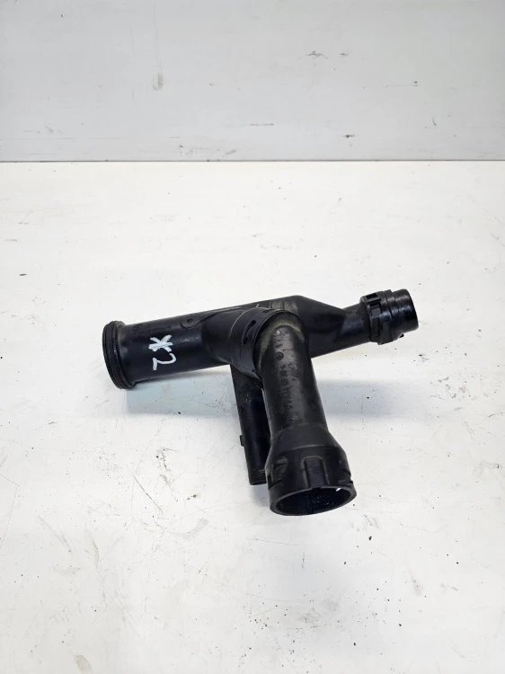 KRÓCIEC WODY AUDI A4 B9 A5 8W0122293AE 04L121026R **2**