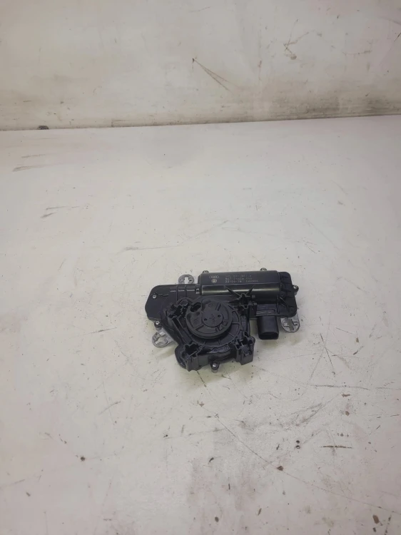 ZAMEK DOCIĄG KLAPY TYŁ AUDI A4 B9 A5 Q7 3V5827887A