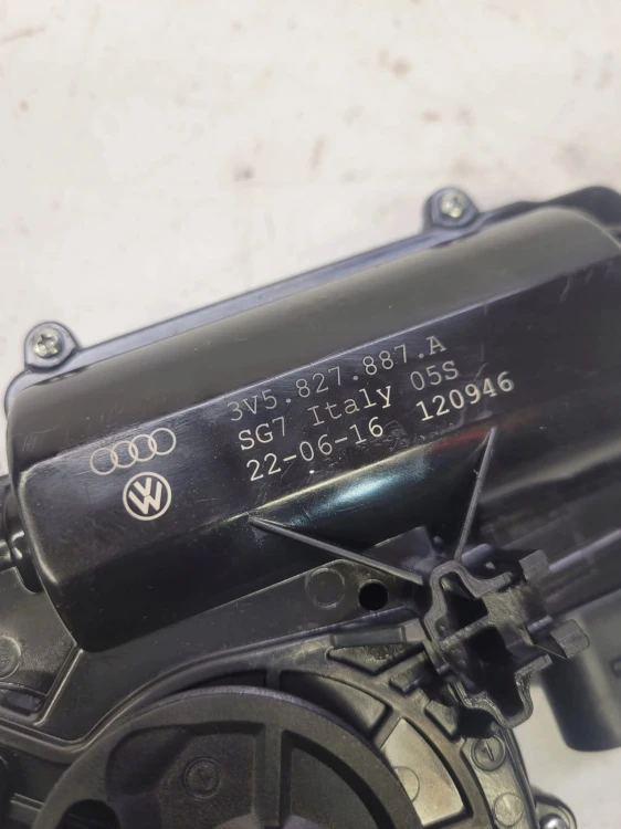 ZAMEK DOCIĄG KLAPY TYŁ AUDI A4 B9 A5 Q7 3V5827887A