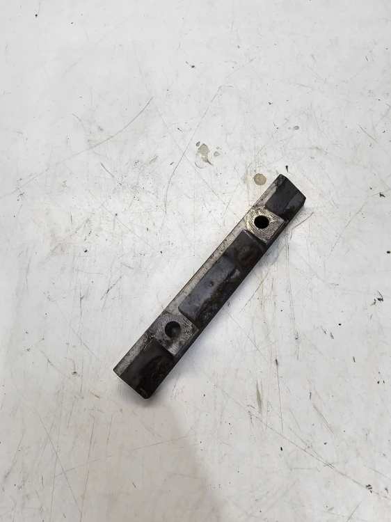 UCHWYT MOCOWANIE KOLEKTORA AUDI VW 2.0 TFSI 06F253709A