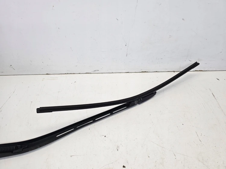 RAMIĘ WYCIERACZKI PRAWE AUDI A4 B6 B7 8E1955408C