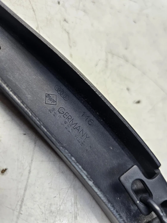 RAMIĘ WYCIERACZKI PRAWE AUDI A4 B6 B7 8E1955408C