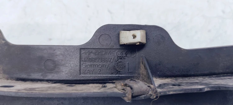 CHLAPACZ SPOJLER NADKOLA LEWY PRZÓD AUDI A4 B8 8K0853887A