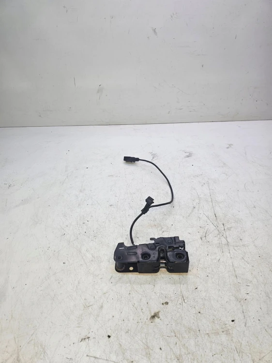 ZAMEK MASKI RYGIEL AUDI A4 B8 A5 Q5 8K0823509D