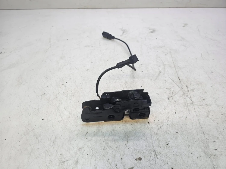 ZAMEK MASKI RYGIEL AUDI A4 B8 A5 Q5 8K0823509D