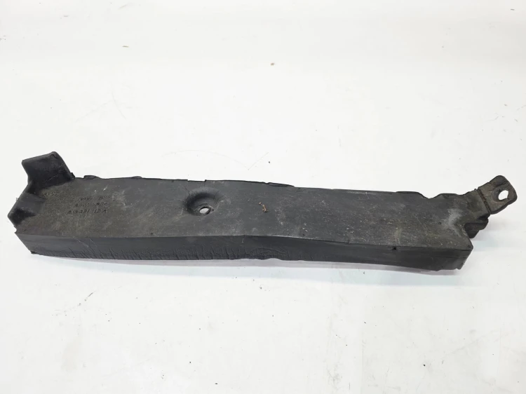 WYGŁUSZENIE BŁOTNIKA PRAWE ELEMENT ZAMYKAJĄCY AUDI TT 8J 8J0821112A